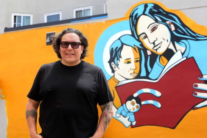 Epic Jonathan Thunder mural enlivens Zenith Bookstore exterior